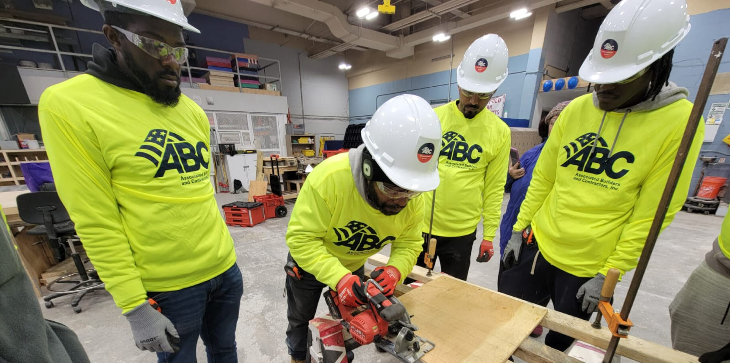 Accélérer l'entrée dans nos forces de travail