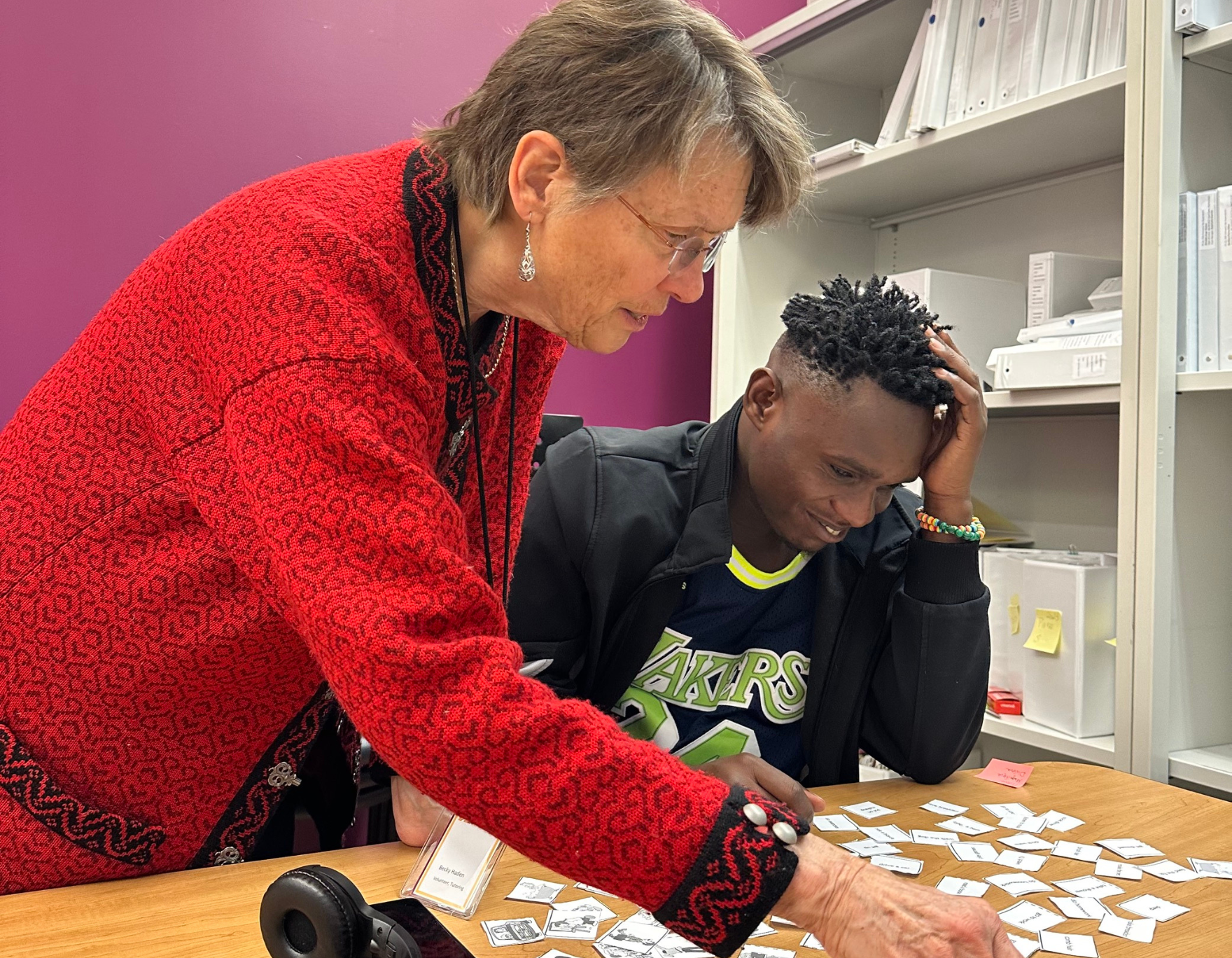 Служби у справах біженців